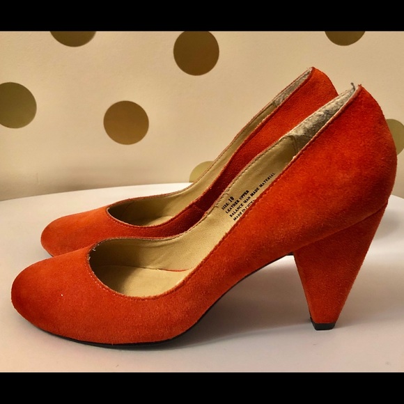 Urban Outfitters – Orange Suede Heels - Picture 3 of 8
